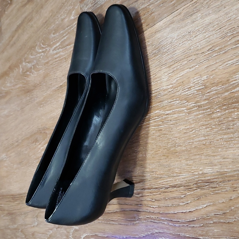 (8.5) Outline Classic Black Low Kitten Heel Business Formal Neutral Minimalist - Picture 3 of 13